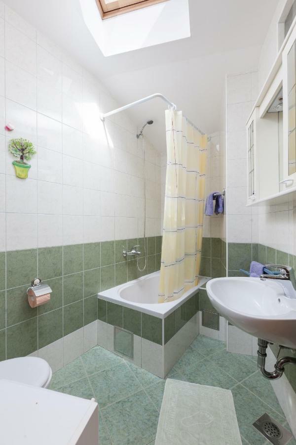 Apartments Cvjetni Dvori มาคาร์สกา ภายนอก รูปภาพ
