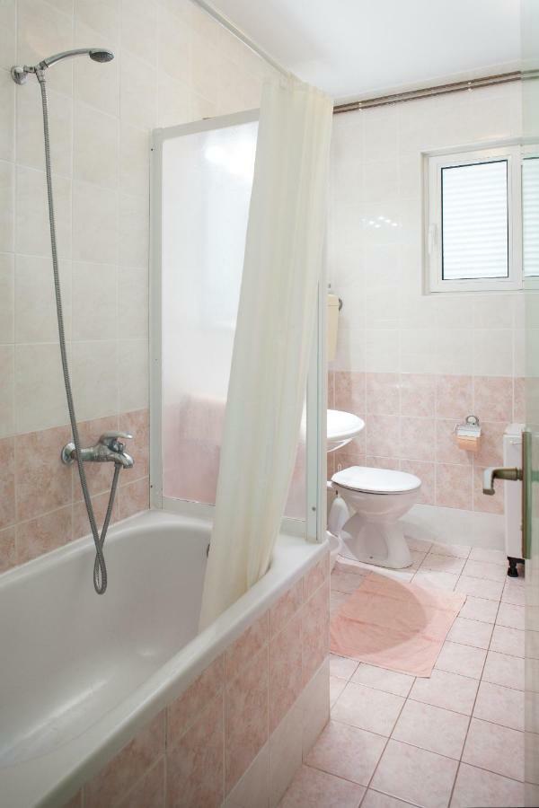 Apartments Cvjetni Dvori มาคาร์สกา ภายนอก รูปภาพ