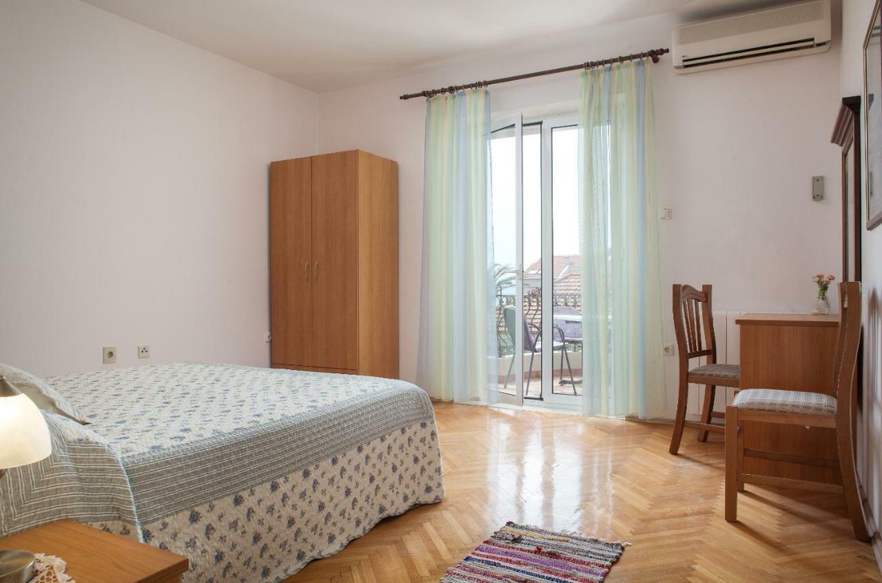 Apartments Cvjetni Dvori มาคาร์สกา ภายนอก รูปภาพ
